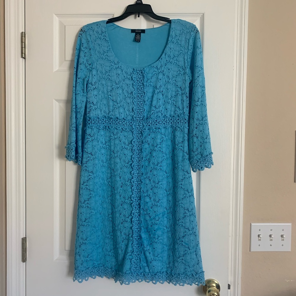 Baby blue Alfani Stretchy Lace Dress (S EUC)